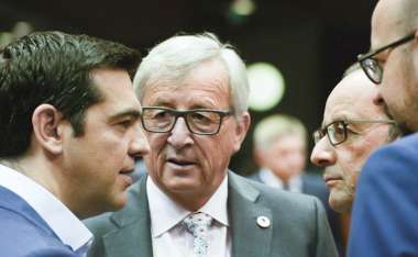 Bild:
Alexis Tsipras, griechischer Ministerpräsident, Jean-Claude Juncker, Präsident der Europäischen Kommission, François Hollande, französischer Staatspräsident, und Charles Michel, belgischer Premierminister, beim
Euro-Gipfel. Brüssel, 12. Juli 2015