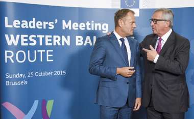 Image:
Donald Tusk, président du Conseil européen, et Jean-Claude Juncker, président de la Commission européenne, au début de la réunion des dirigeants consacrée à la route des Balkans occidentaux, Bruxelles, le 25 octobre 2015.