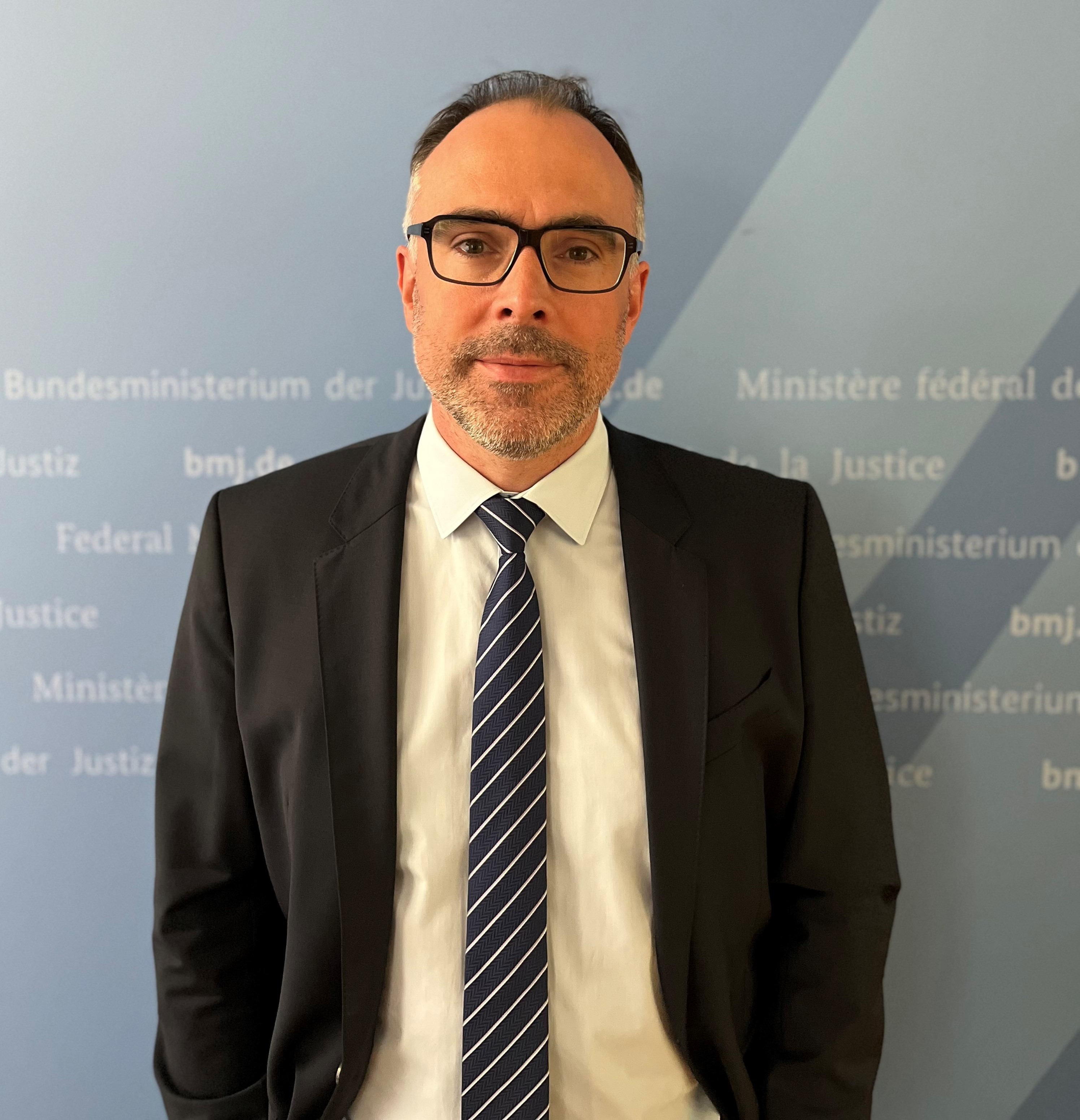 European Forum of Official Gazettes - Chair & Secretariat - European ...