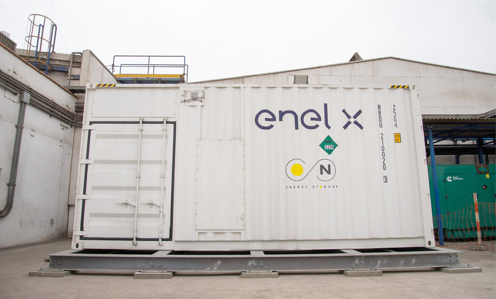 PIONEER – developing, constructing and operating a dynamic storage system with second-life automotive batteries, storing excess power from a 30 MW solar photovoltaic plant to cover peak demand for airport facilities