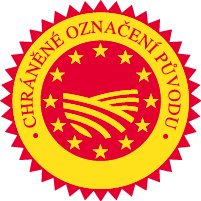 Logo chráněného označení původu tvoří červený a žlutý kruh. Střední část zobrazuje pole, které je obklopeno 12 hvězdami. Hvězdy jsou pak obklopeny nápisem „Chráněné označení původu“.