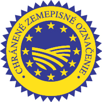 Logo „Chránené zemepisné označenie“ tvorí modro-žltý kruh. V strede je zobrazené pole, ktoré obklopuje 12 hviezd. Nad hviezdami sa nachádza nápis „Chránené zemepisné označenie“.