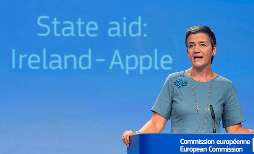 Fotografia: Komisárka Margrethe Vestager sa prihovára novinárom po rozhodnutí Komisie, že Írsko musí vymáhať neoprávnenú štátnu pomoc vo výške až 13 miliárd EUR vyplatenú spoločnosti Apple, Brusel 29. augusta 2016. © Európska únia