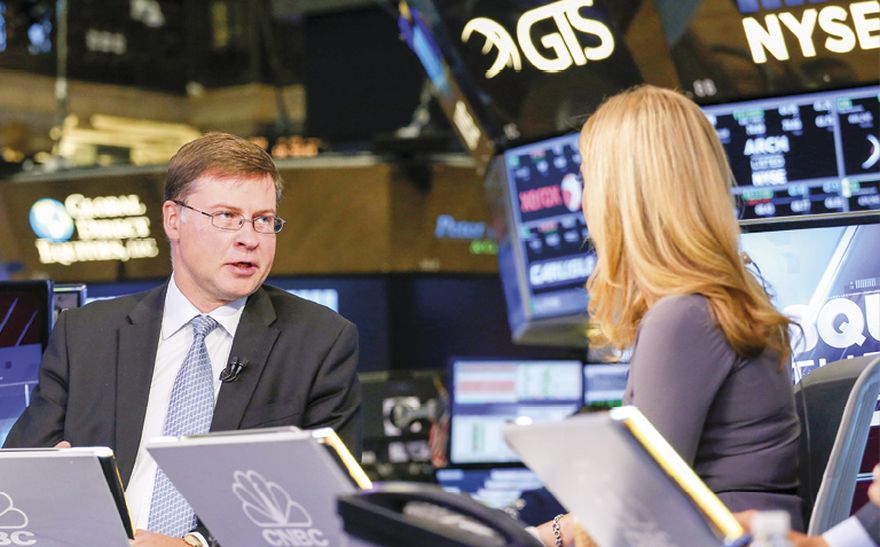 Kuva: Komission varapuheenjohtaja Valdis Dombrovskis haastattelussa New Yorkin pörssissä Yhdysvalloissa 
5. lokakuuta 2016. © Euroopan unioni