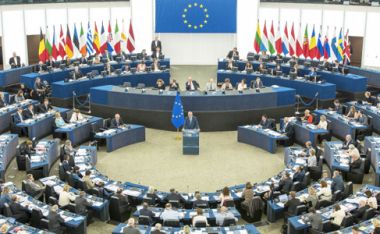 Grianghraf: Jean-Claude Juncker, Uachtarán an Choimisiúin Eorpaigh, ag tabhairt óráid Staid an Aontais 2016 uaidh i bParlaimint na hEorpa, Strasbourg na Fraince, an 14 Meán Fómhair 2016. © An tAontas Eorpach