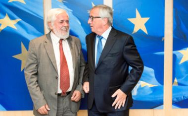 Foto: Euroopa Komisjoni president Jean-Claude Juncker (paremal) 26. septembril 2016 Brüsselis Euroopa Majandus- ja Sotsiaalkomitee presidenti Georges Dassist võõrustamas. © Euroopa Liit
