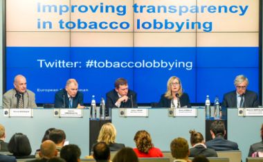 Image: Pascal Diethelm, President of OxyRomandie, Commissioner Vytenis Andriukaitis, James Crisp, News Editor of EurActiv, Emily O’Reilly, European Ombudsman, and Roberto Bertollini, Chief Scientist and World Health Organisation Representative to the EU, participate in the Ombudsman’s event on improving transparency in tobacco lobbying, Brussels, 27 April 2016. © European Union