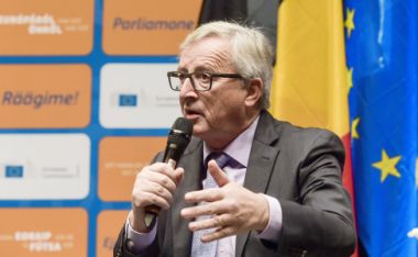 Grianghraf: Jean-Claude Juncker, Uachtarán an Choimisiúin Eorpaigh, ag labhairt le linn Comhphlé leis na Saoránaigh in St. Vith, an Bheilg, an 15 Samhain 2016. © An tAontas Eorpach