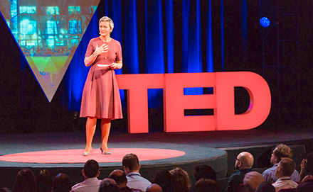 La commissaire Margrethe Vestager participant à une conférence TED au Town Hall de New York, aux États Unis, le 20 septembre 2017. © Ryan Lash/TED