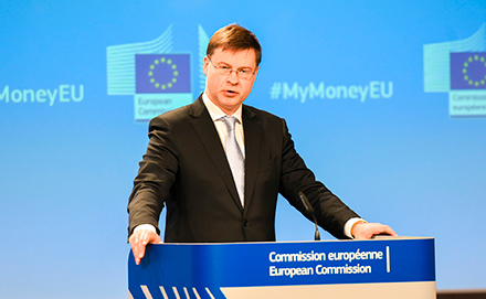 Valdis Dombrovskis, vicepreședinte al Comisiei, prezintă Planul de acțiune privind serviciile financiare de consum, Bruxelles, 23 martie 2017.