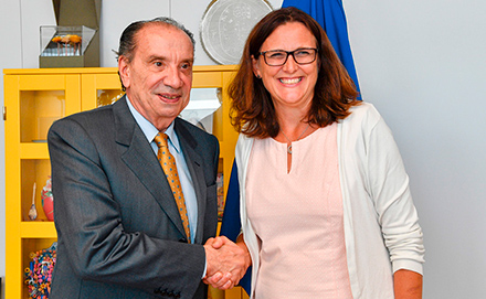 Комисар Сесилия Малмстрьом приветства бразилския министър на външните работи Алойсио Нунес Ферейра, Брюксел, 28 август 2017 г.