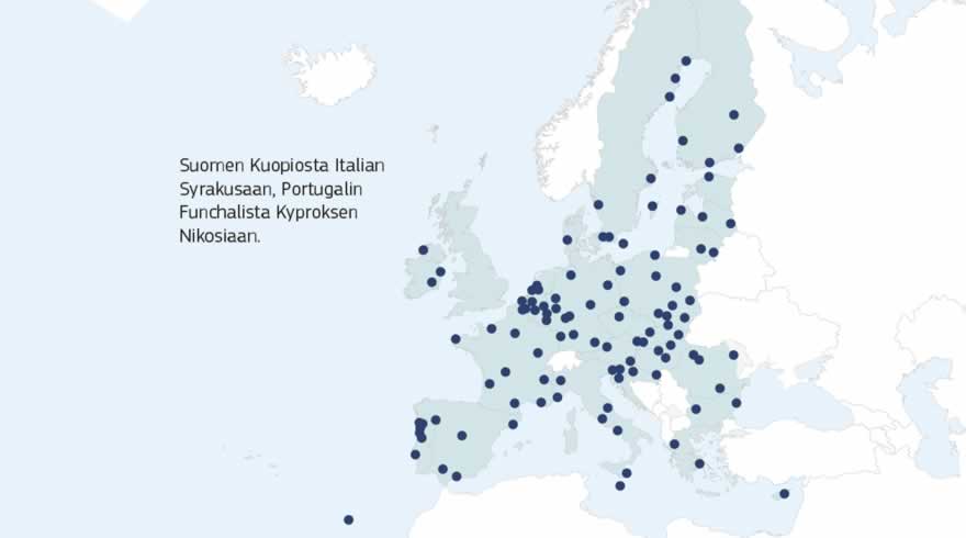 Infografiikka: Vuonna 2017 järjestettiin 317 kansalaiskeskustelua 1 600 paikkakunnalla. Näitä tilaisuuksia on järjestetty vuodesta 2015 yhteensä 440. Komission puheenjohtaja, varapuheenjohtajat ja komissaarit osallistuivat 156 kansalaiskeskusteluun vuonna 2017. Muissa 161 tilaisuudessa oli mukana komission johtavia edustajia osana uutta toimintamallia, jolla pyritään tavoittamaan mahdollisimman paljon kansalaisia.