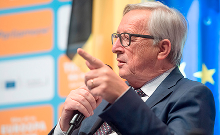 Předseda Evropské komise Jean‑Claude Juncker při dialogu s občany v Národním muzeu výtvarných umění v Bukurešti v Rumunsku dne 11. května 2017.