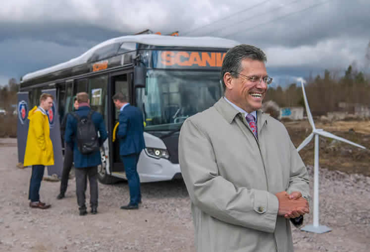 Image: Commission Vice-President Maroš Šefčovič visits the building of a lithium-ion battery factory in Västerås, Sweden, 27 April 2018. © European Union