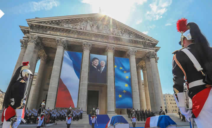 Image: Simone Veil, former MEP and first female President of the European Parliament, received French national honours and was interred in the Panthéon, only the fifth woman to receive this honour, Paris, France, 1 July 2018. © Associated Press