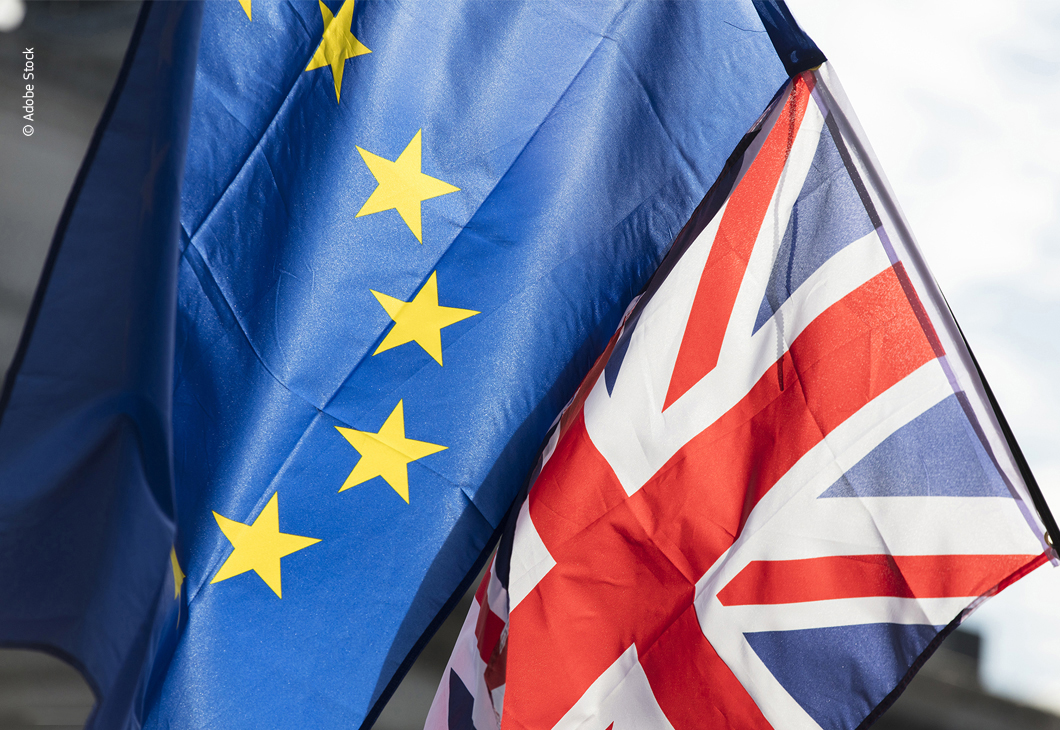Vlaggen van de EU en het VK. © Adobe Stock